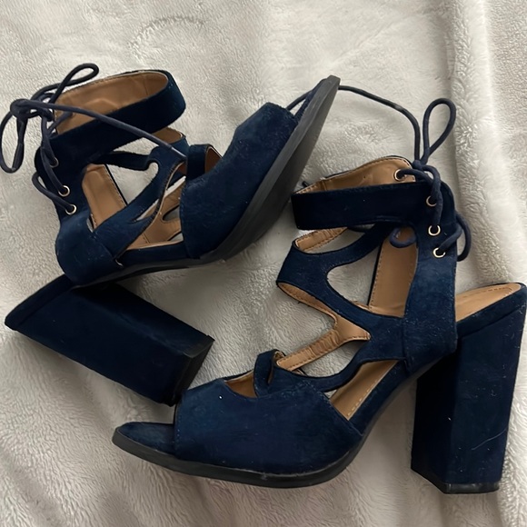 Navy Blue Block heels - Picture 1 of 3